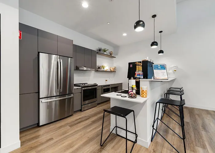 Corporate-friendly 4br Stylish & *