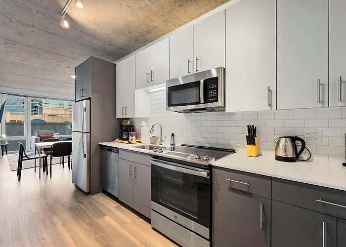 Corporate-friendly 4br Stylish & *