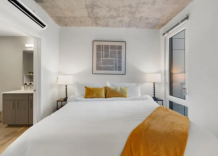 Hotel Corporate-friendly 4br Stylish & Chicago