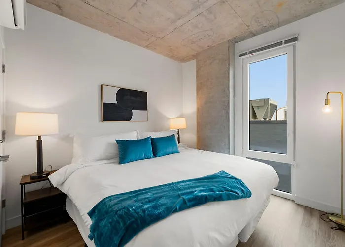 Corporate-friendly 4br Stylish & *