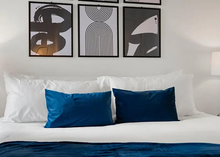 Corporate-friendly 4br Stylish & *