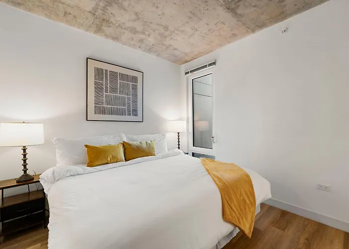 Hotel Corporate-friendly 4br Stylish & Chicago