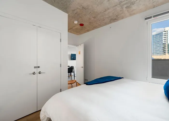 Hotel Corporate-friendly 4br Stylish & Chicago