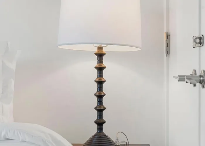 Hotel Corporate-friendly 4br Stylish & *