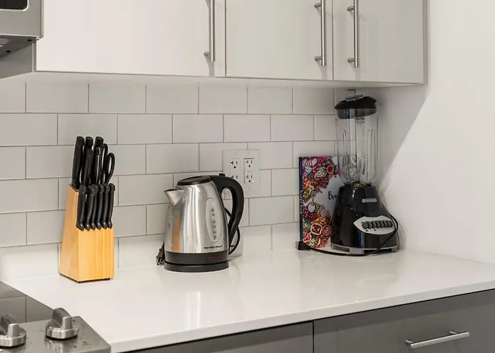 Corporate-friendly 4br Stylish & Hotel