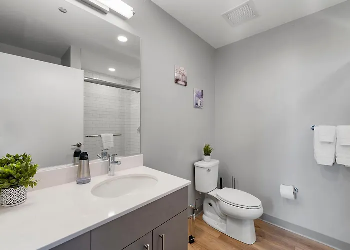 Hotel Corporate-friendly 4br Stylish & Chicago