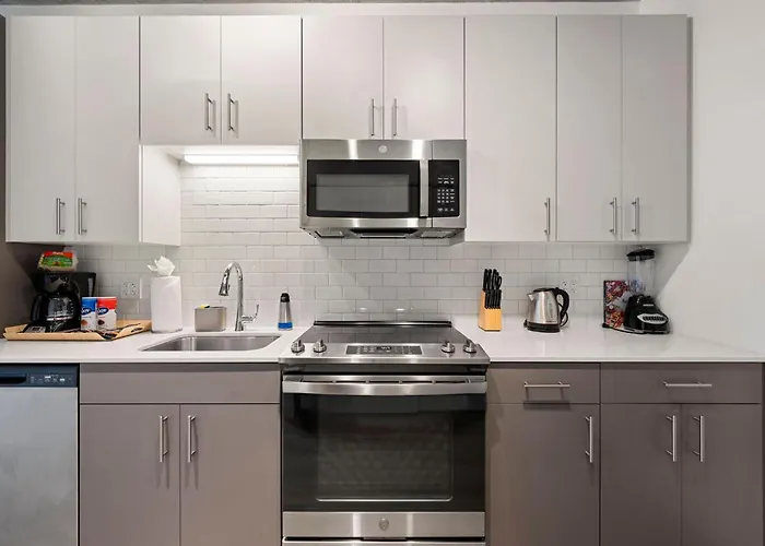 Corporate-friendly 4br Stylish & * Chicago